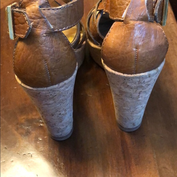 Tory Burch 4" wedge heel brown leather sandals - Picture 6 of 6